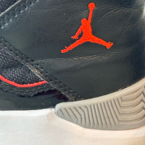 Nike Jordan Stay Loyal “black/chile//red/white/wolf grey” GS Size 5.5 DC7230 001 - Picture 2 of 7